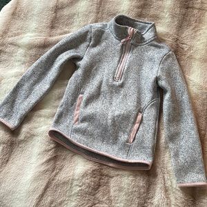 Like new! Warm pull over sweater! Size 4-5